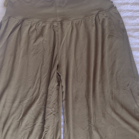 L'POGEE Women’s Size L olive green Embellished Beaded Wide Capri Pants - Picture 4 of 5
